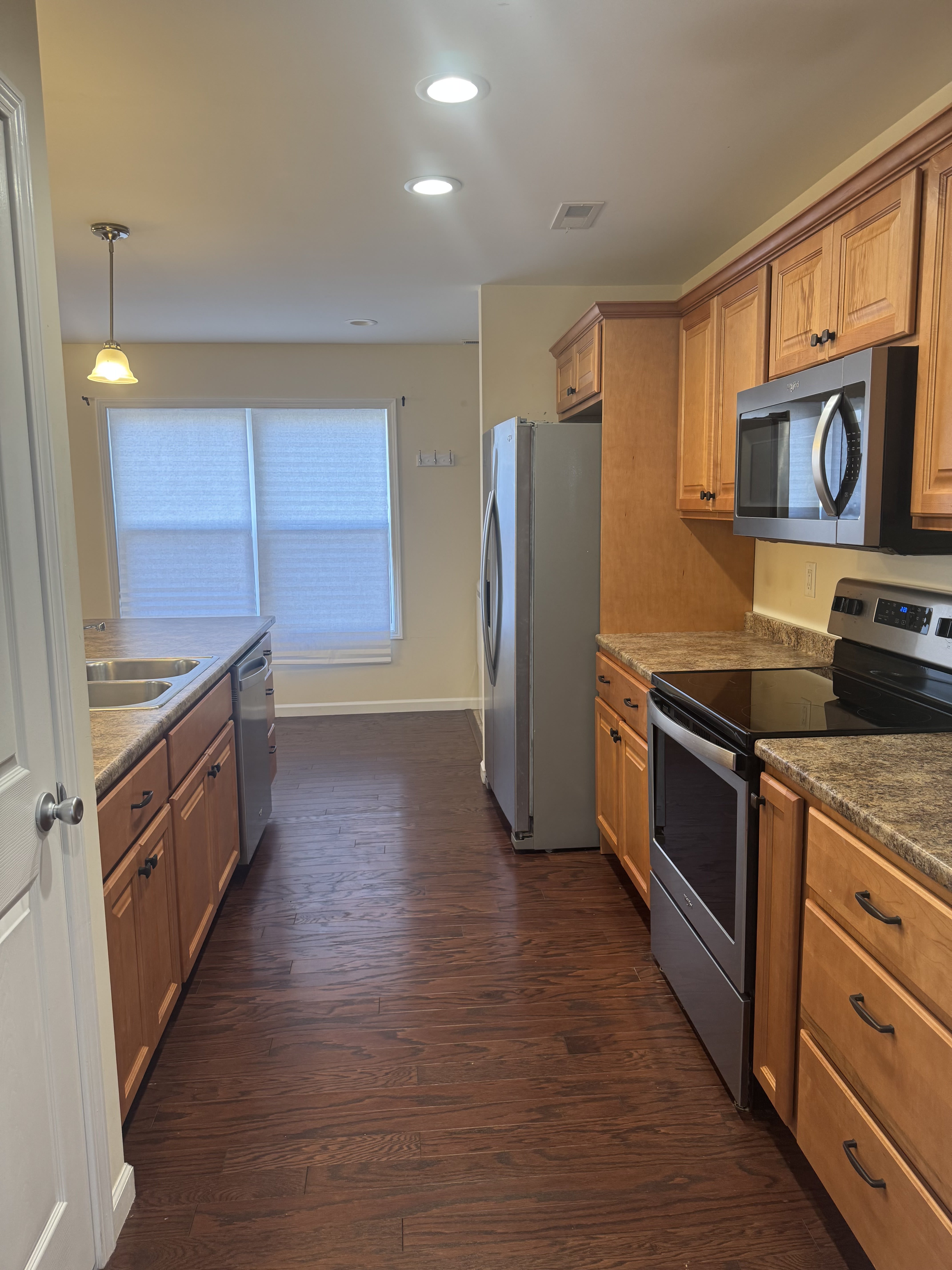 275 Rock Hill Rd – photo 2