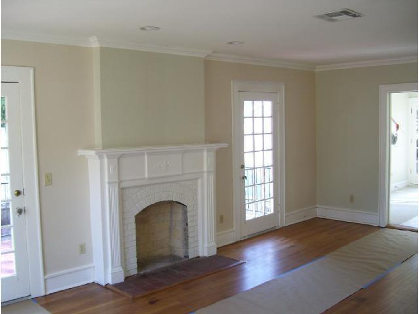 Large 4 Bedroom House With Parking In North Campus – photo 3