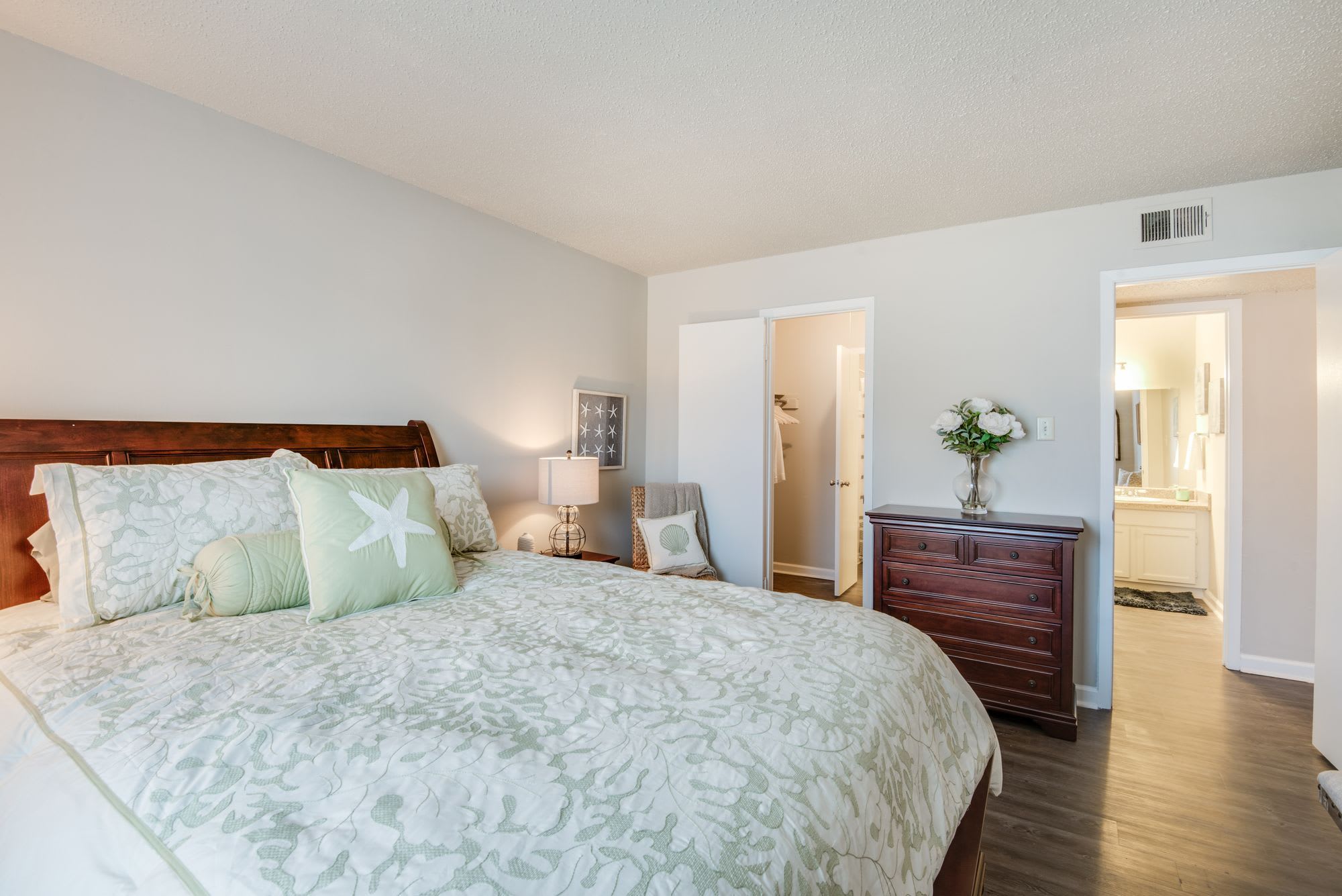 6010 Evangeline Street – photo 5