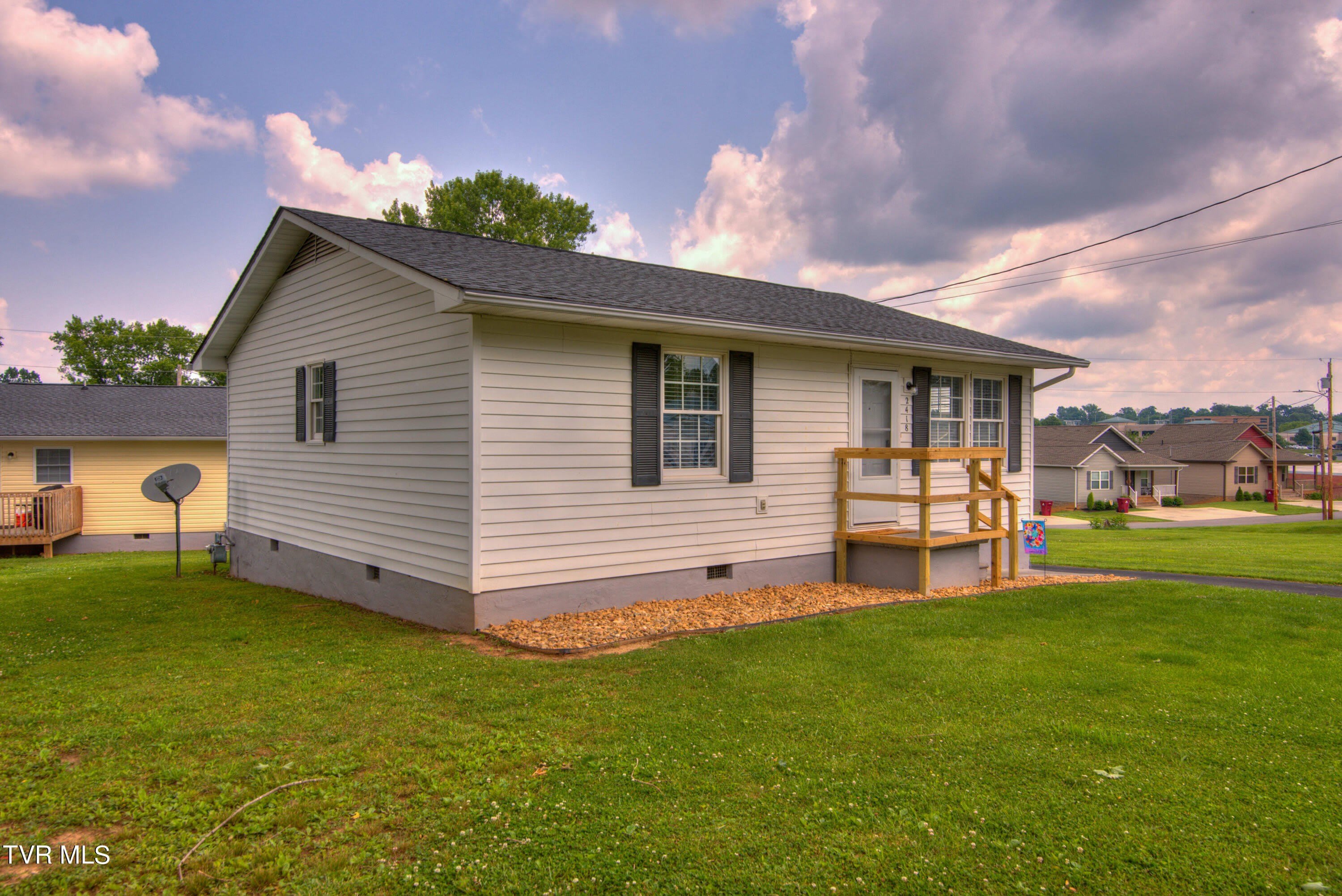 2418 Vines Street – photo 2