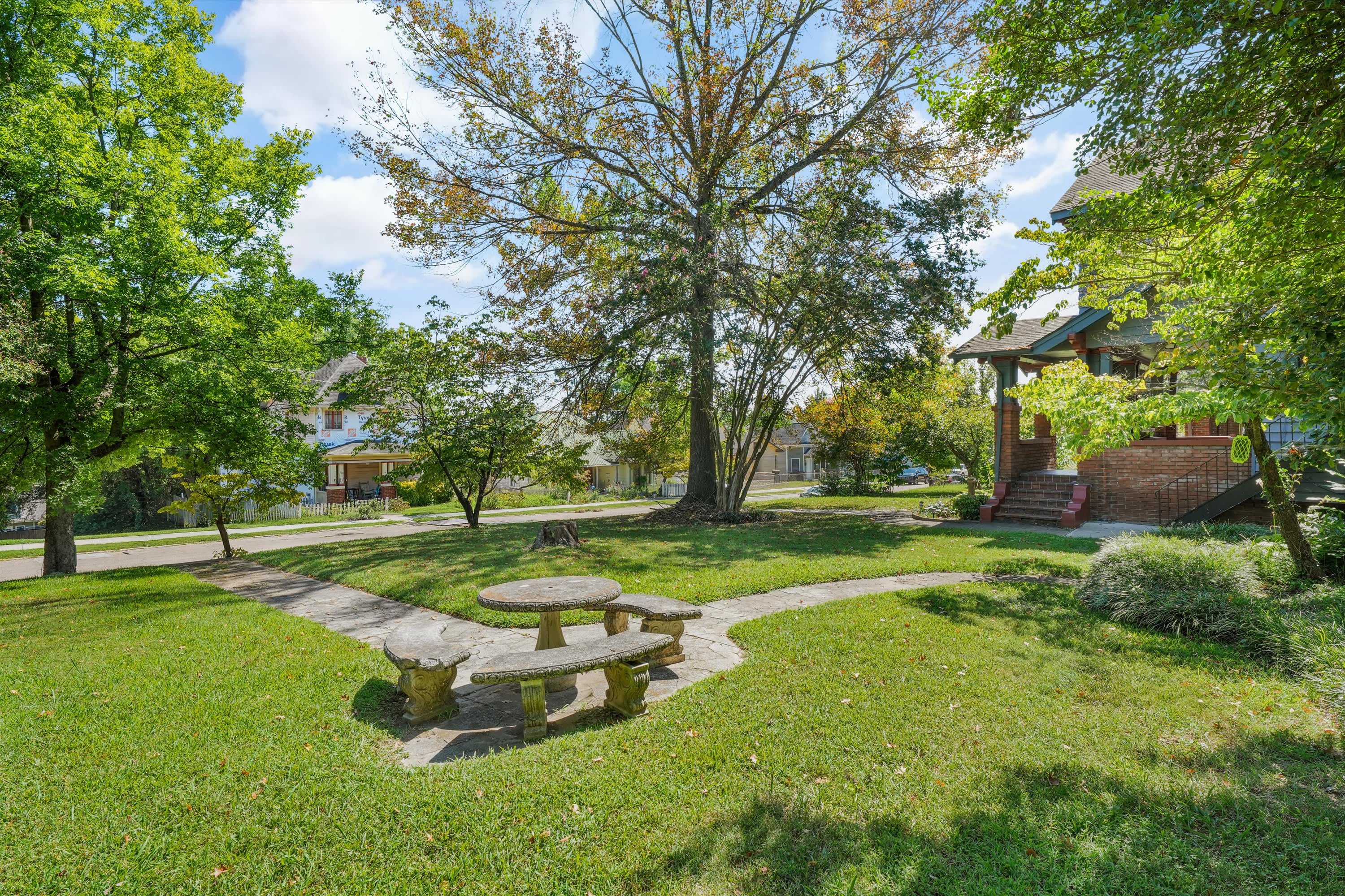 401 E Scott Ave – photo 4