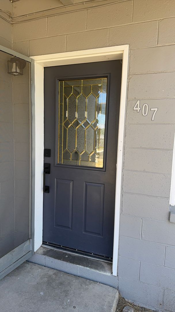 1 Bedroom Duplex in Roseville Available Now – photo 1