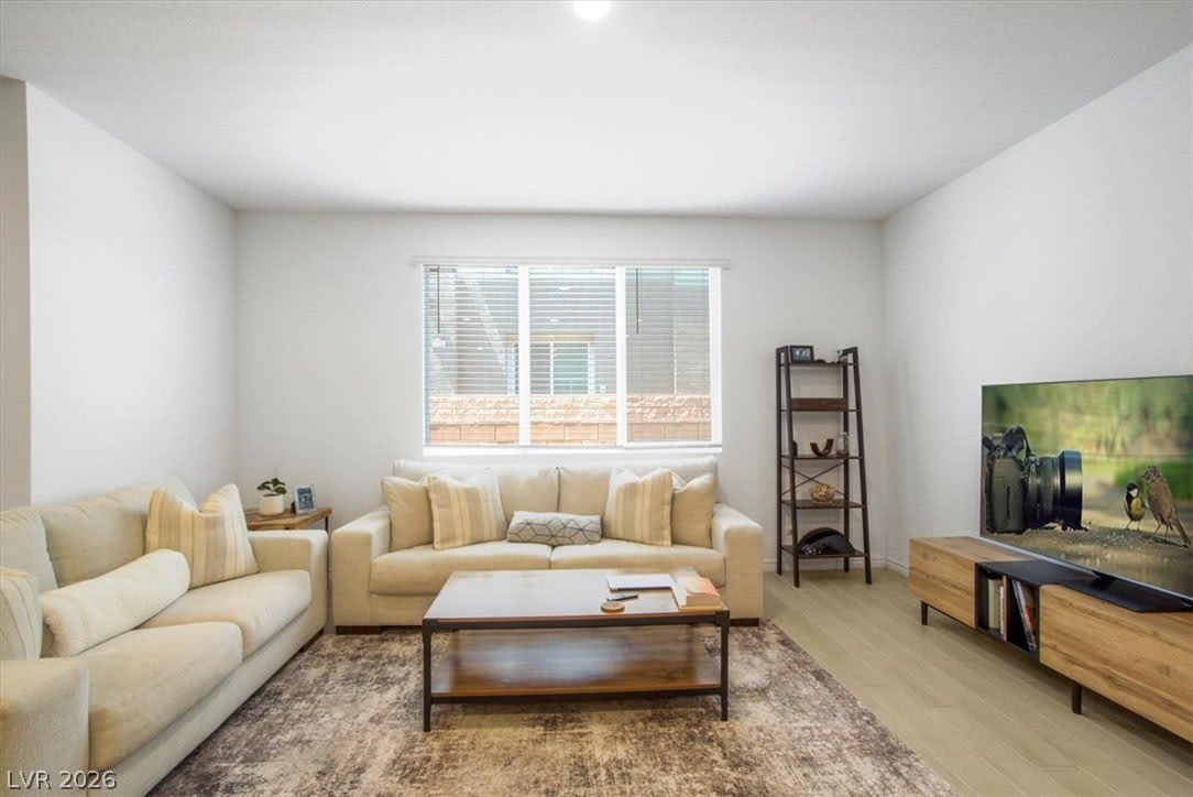 1529 E Eva Crossing Place – photo 2