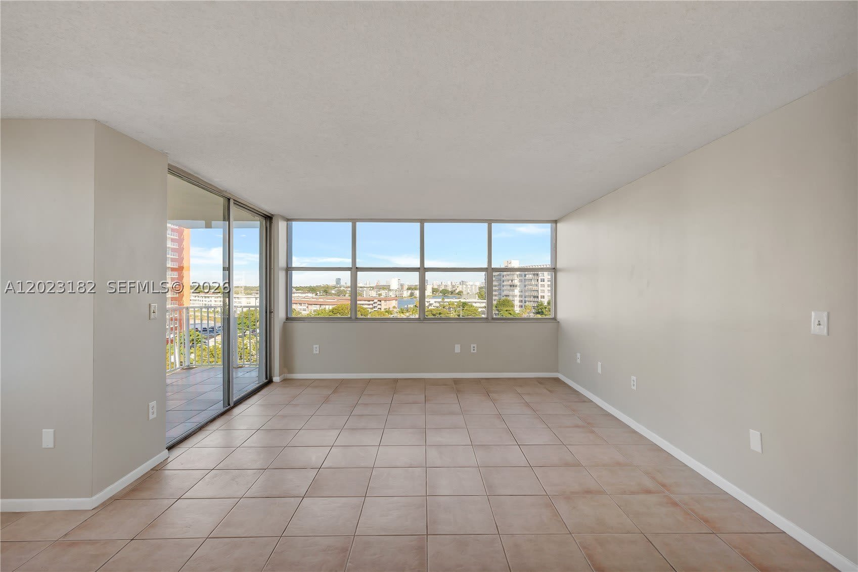 1300 NE Miami Gardens Dr – photo 3