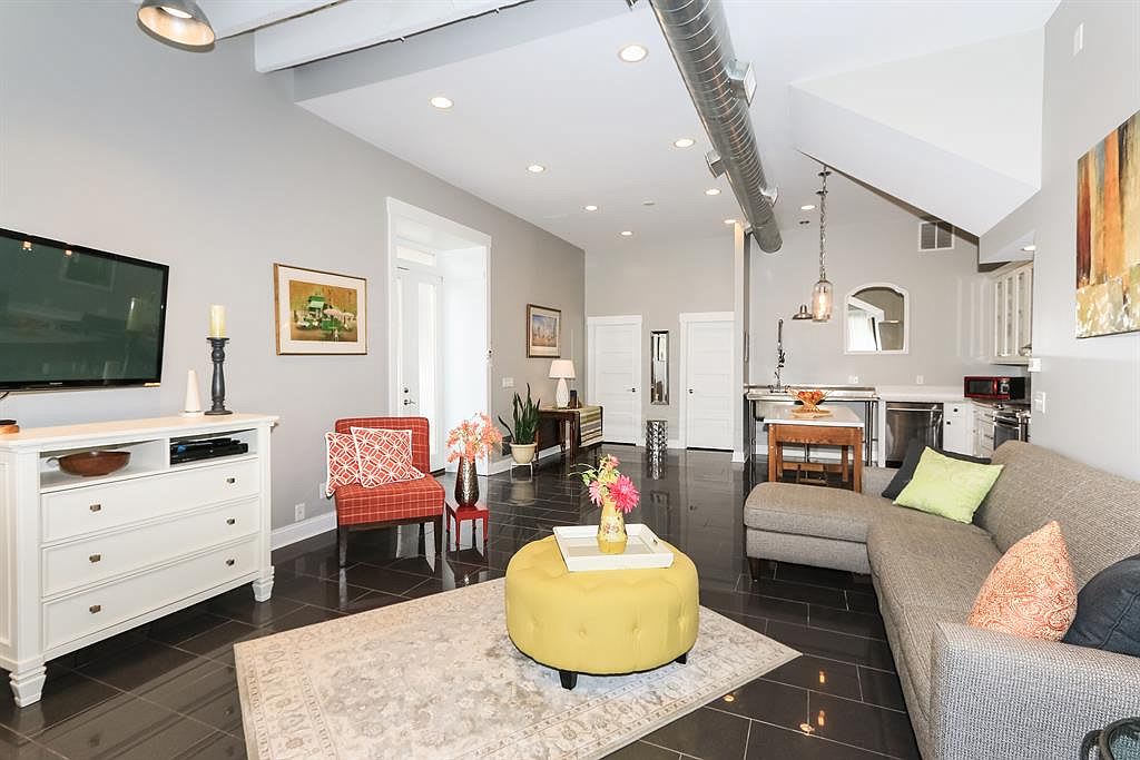 2354 Riverside Drive – photo 4