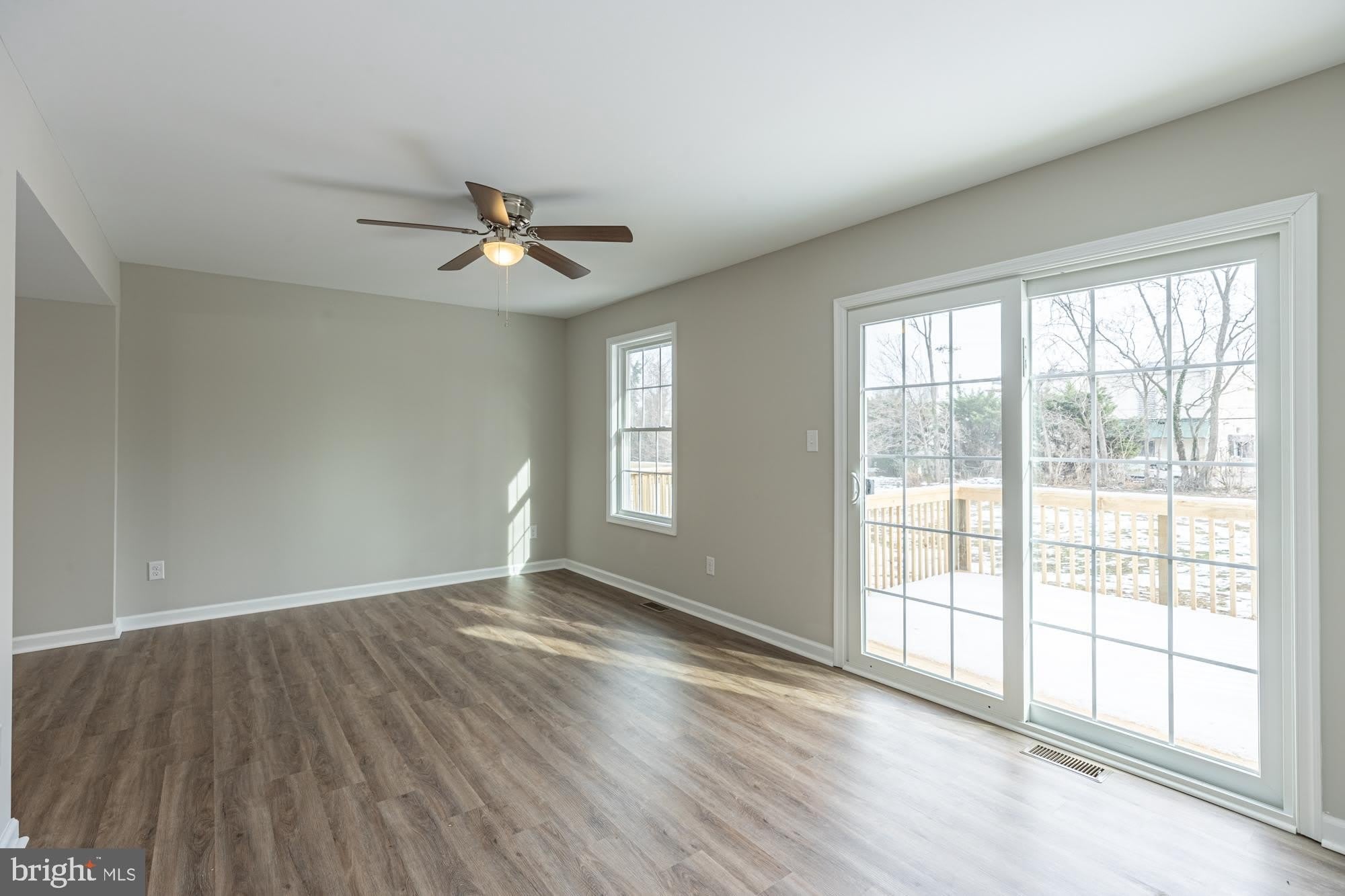 438 HILL Street – photo 4