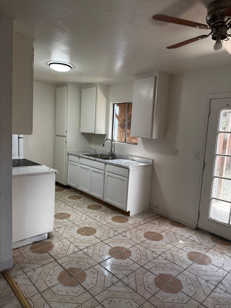 Charming 3BR Home in Stockton – photo 5