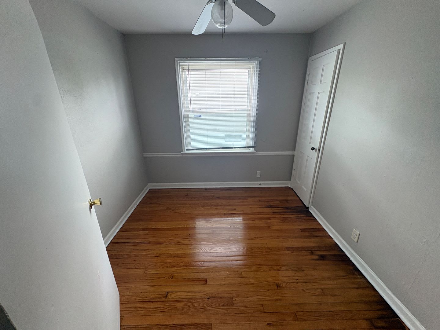 Charming & Updated 2-Bedroom Home w/Basement – photo 4