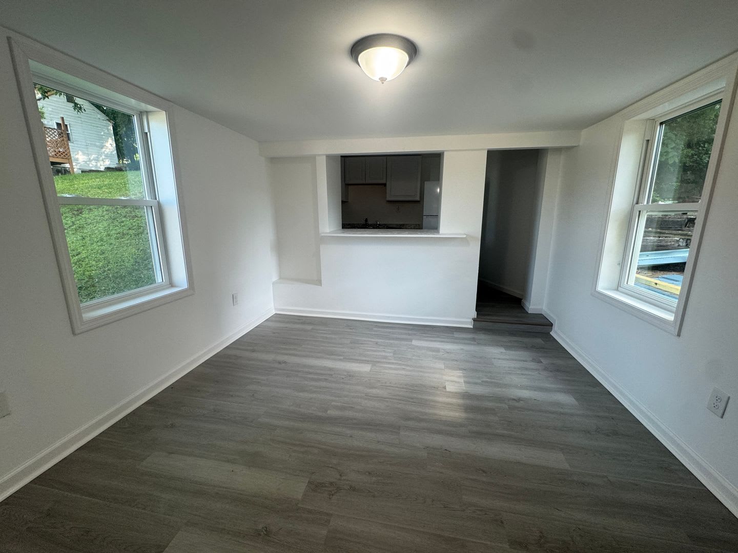 Video in Pictures! Pittsburgh Riverfront Neighborhood 2 Bedroom House – photo 2