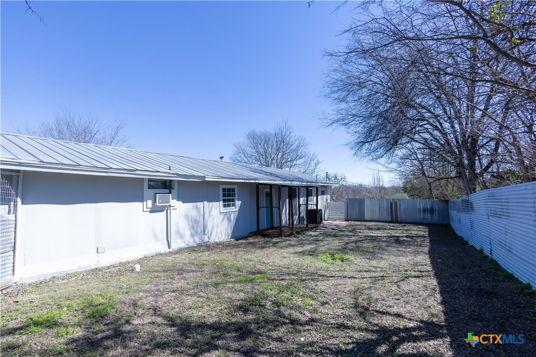 2304 Thrasher Lane – photo 4