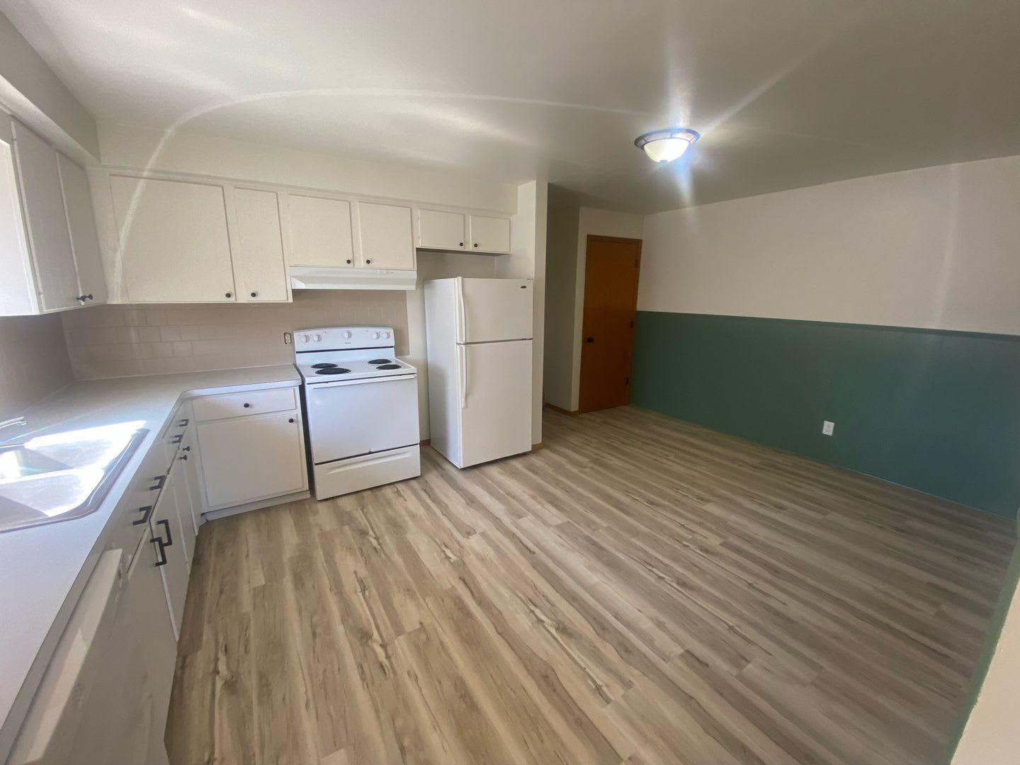970 Grove Street – photo 3