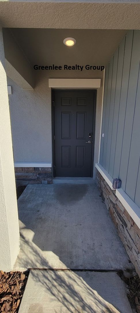 Beautiful 3 Bed/2Bath Home in the Angeline Community! – photo 2