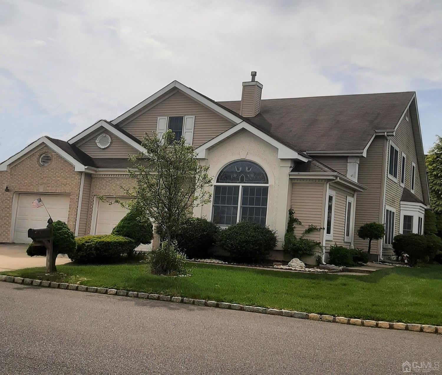52 Westminster Drive – photo 1