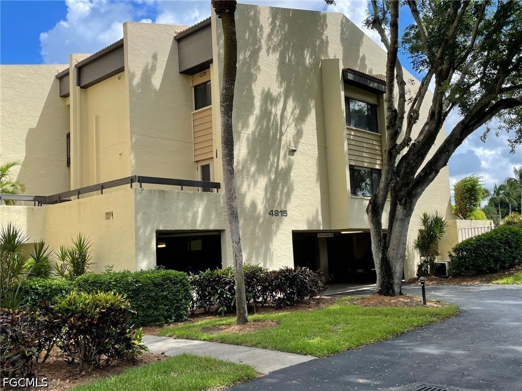 4821 S Landings Drive – photo 1