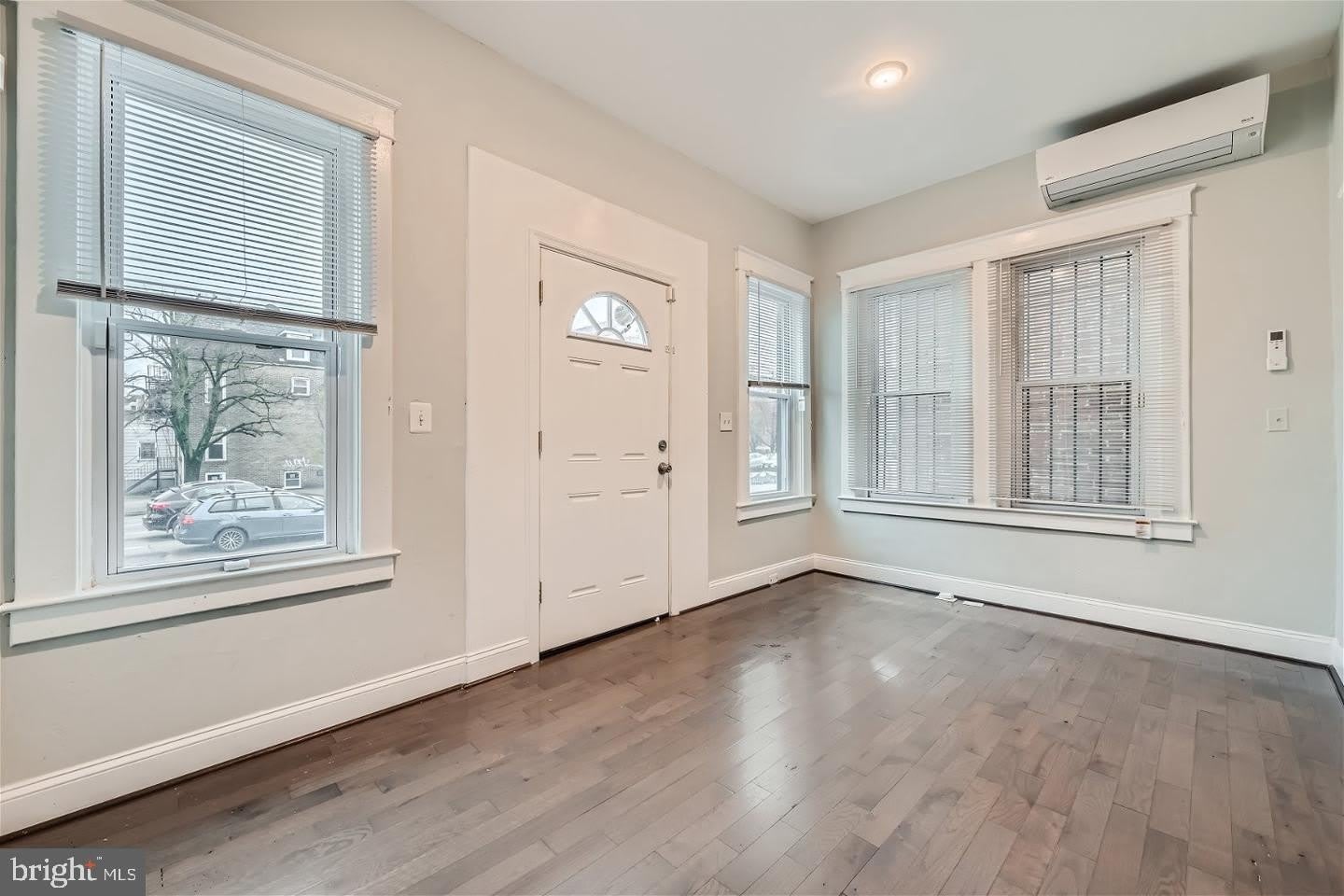 204 E 25TH Street – photo 3