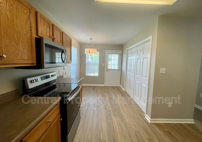 320 Woodruff Park Lane – photo 4