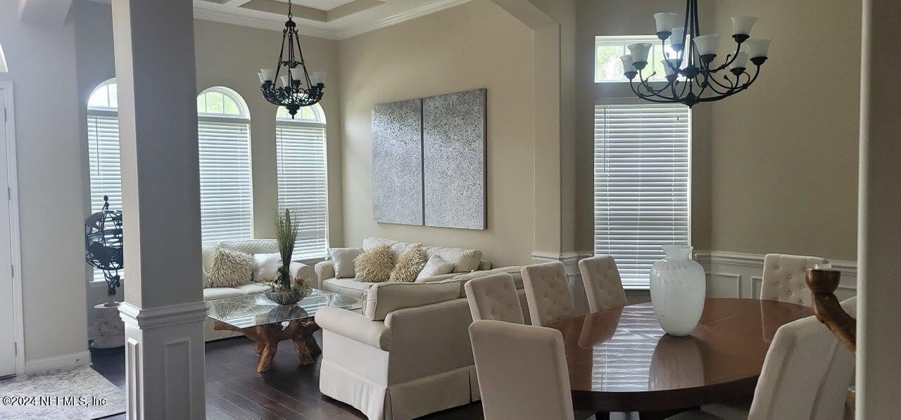 305 ELLSWORTH Circle – photo 2