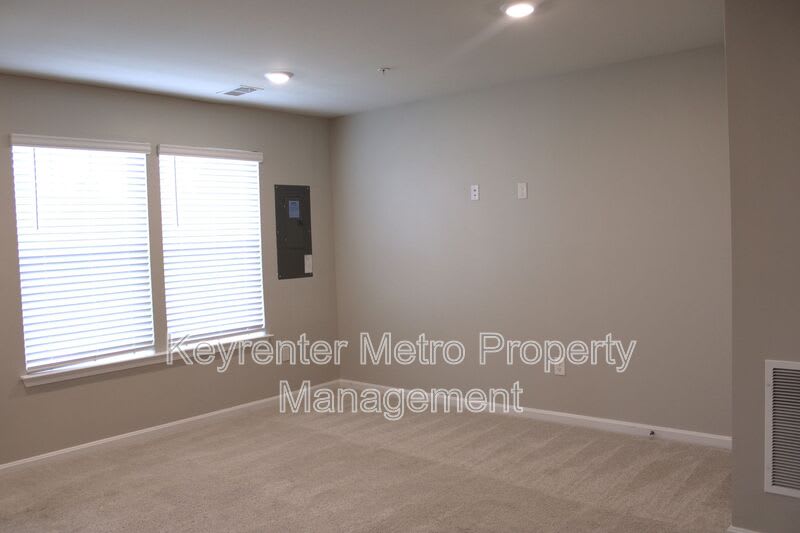 9818 Ruby Lockhart Blvd – photo 4