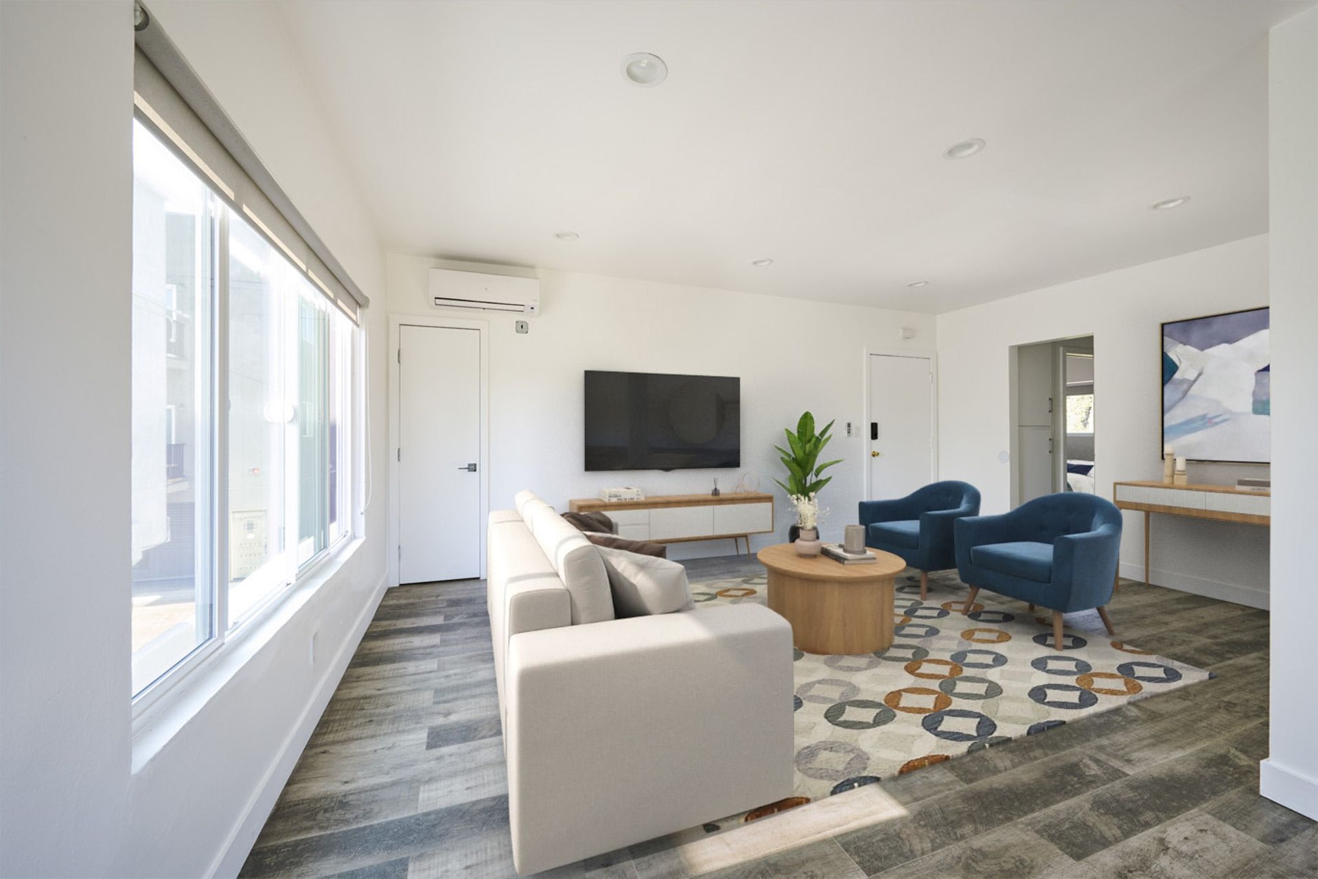 1333 W 36th Place Apartments – photo 2