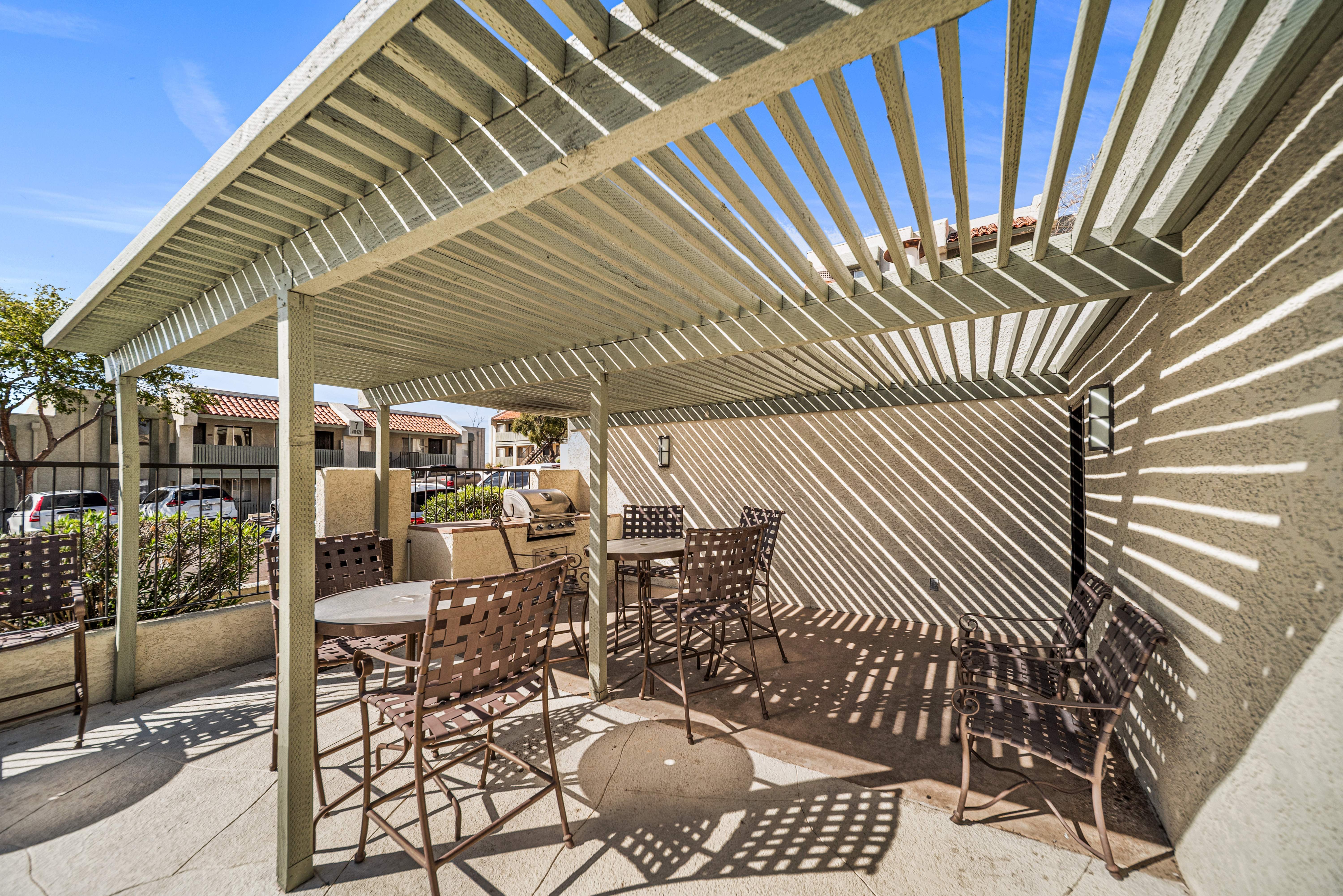 Custom Built Guest House Nw Tucson Available July 1 – photo 3