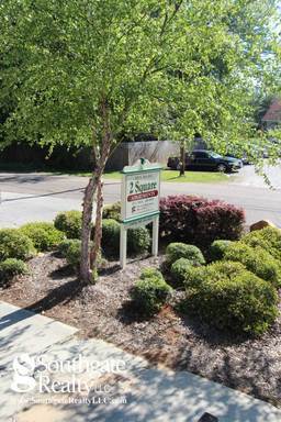 2 Square Apartment Homes – photo 5