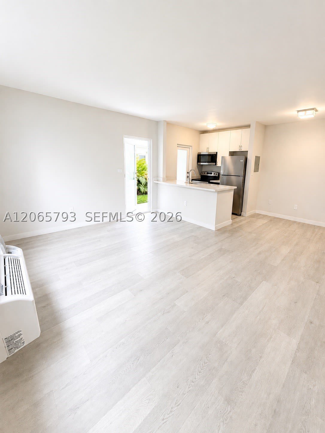 1535 Michigan Ave – photo 1
