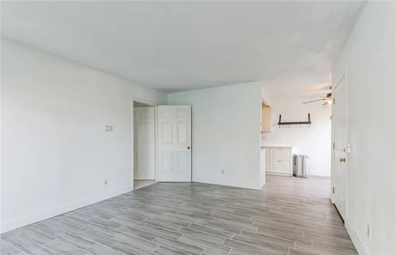 20545 S Vermont Ave – photo 4