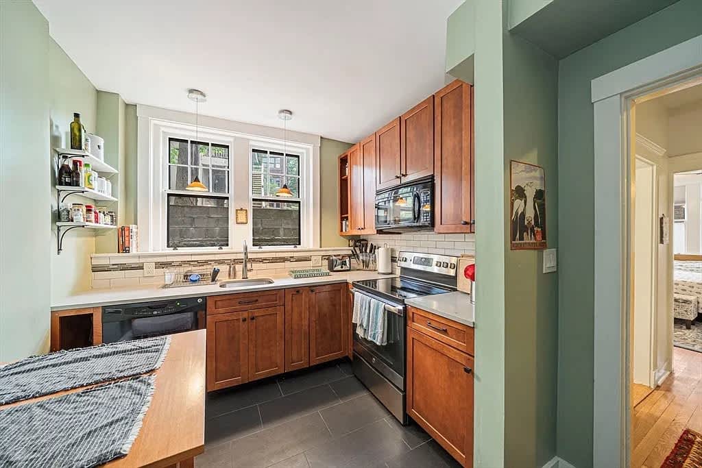 155 Strathmore Rd Apt 12A – photo 1