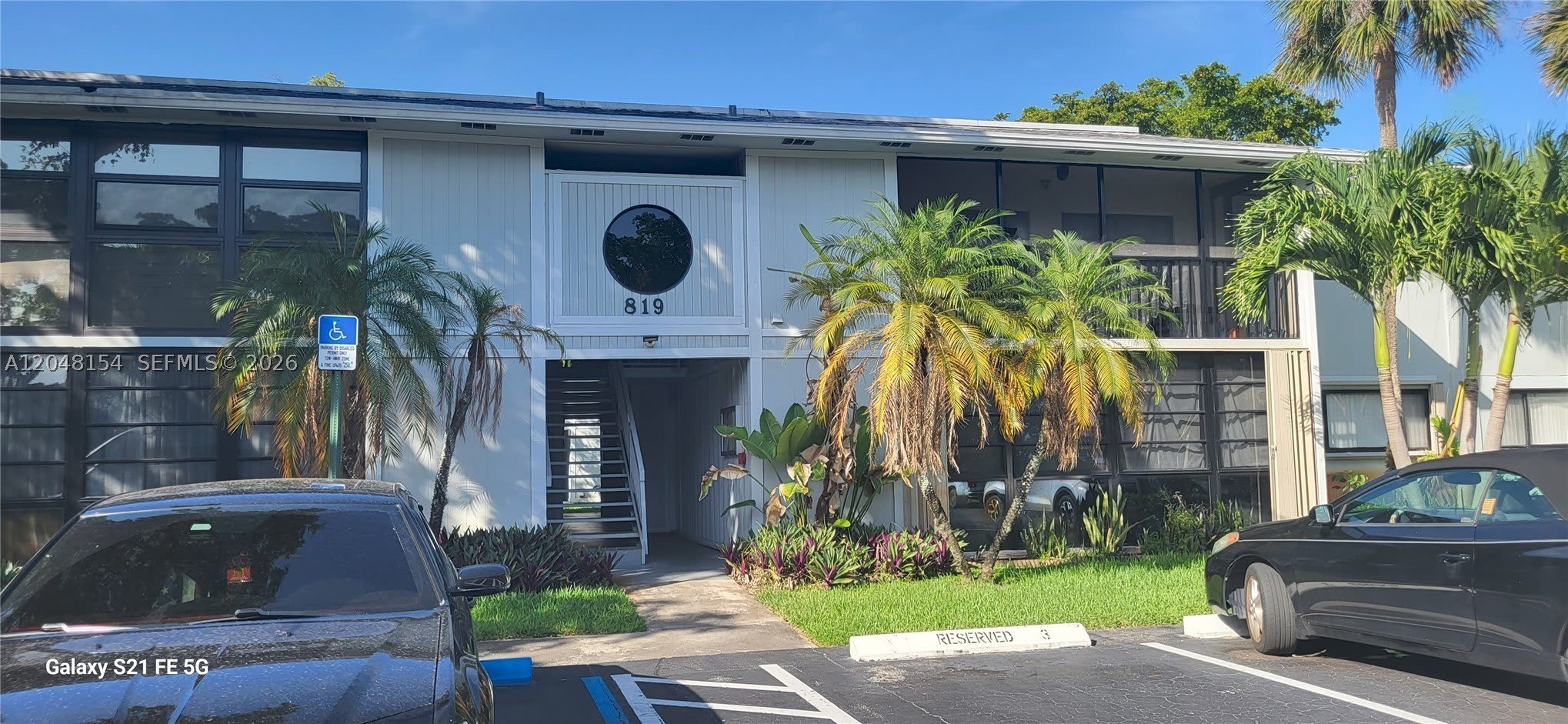 819 NE 199th St – photo 1