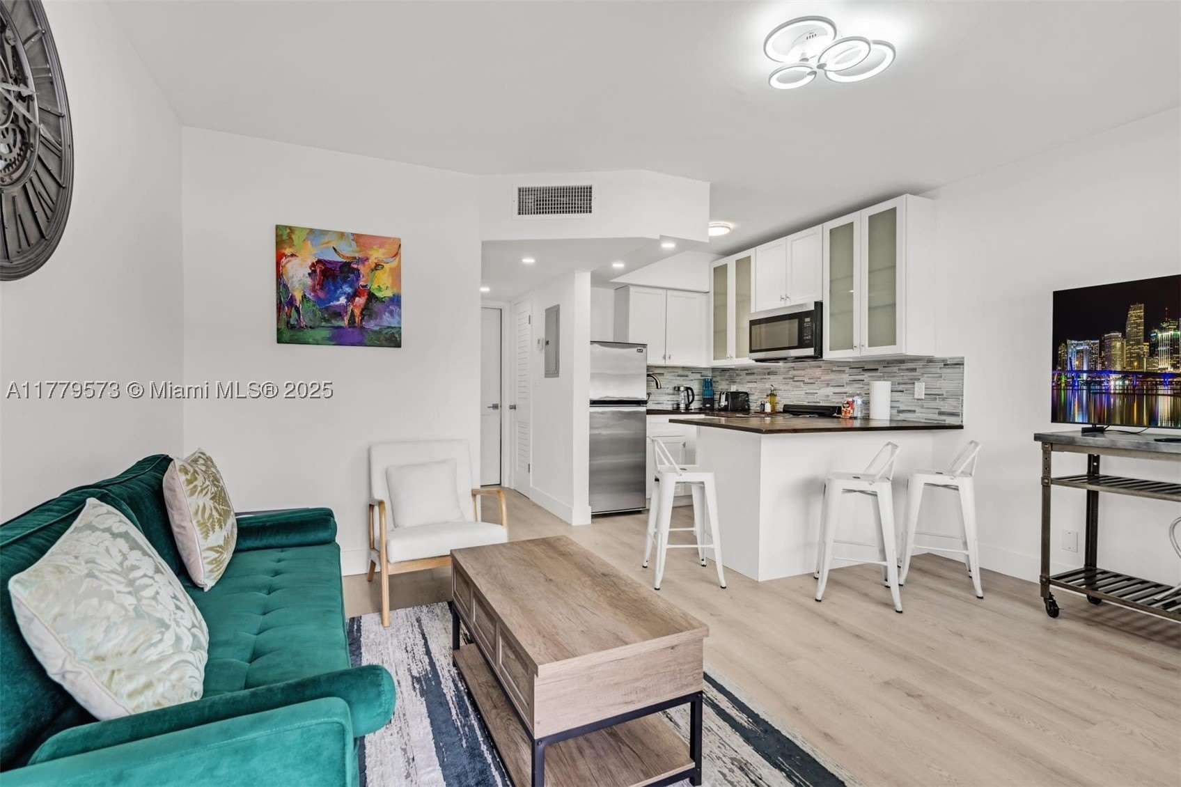 1630 Sw 4Th Ave – photo 3
