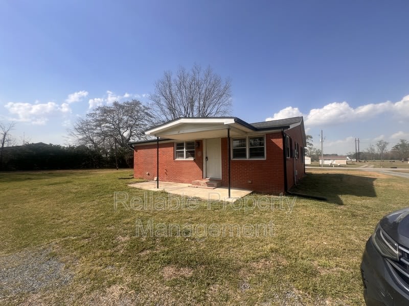 1638 Evans Rd – photo 2