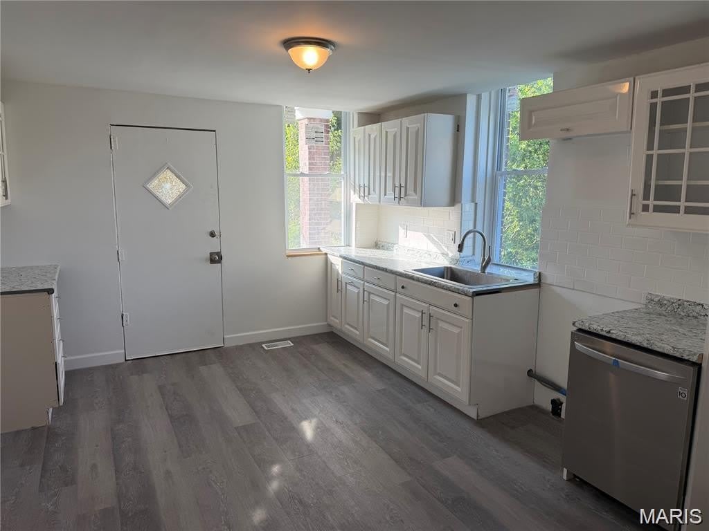 570 Washington Place – photo 5