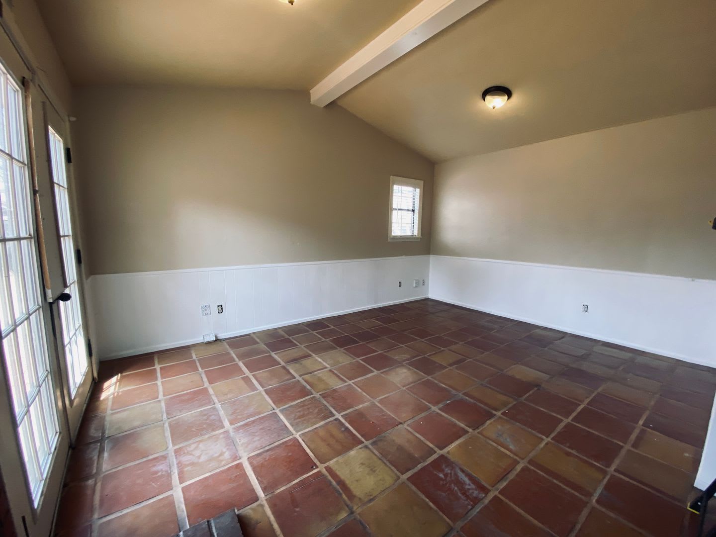 3 Bedroom Home in Great Location – photo 3