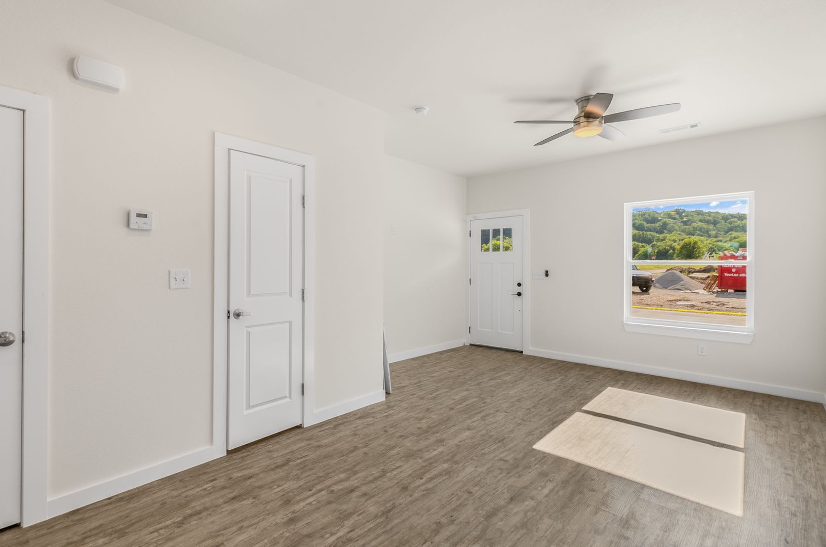 Brand New Townhomes 15 Minutes from Bentonville! – photo 3