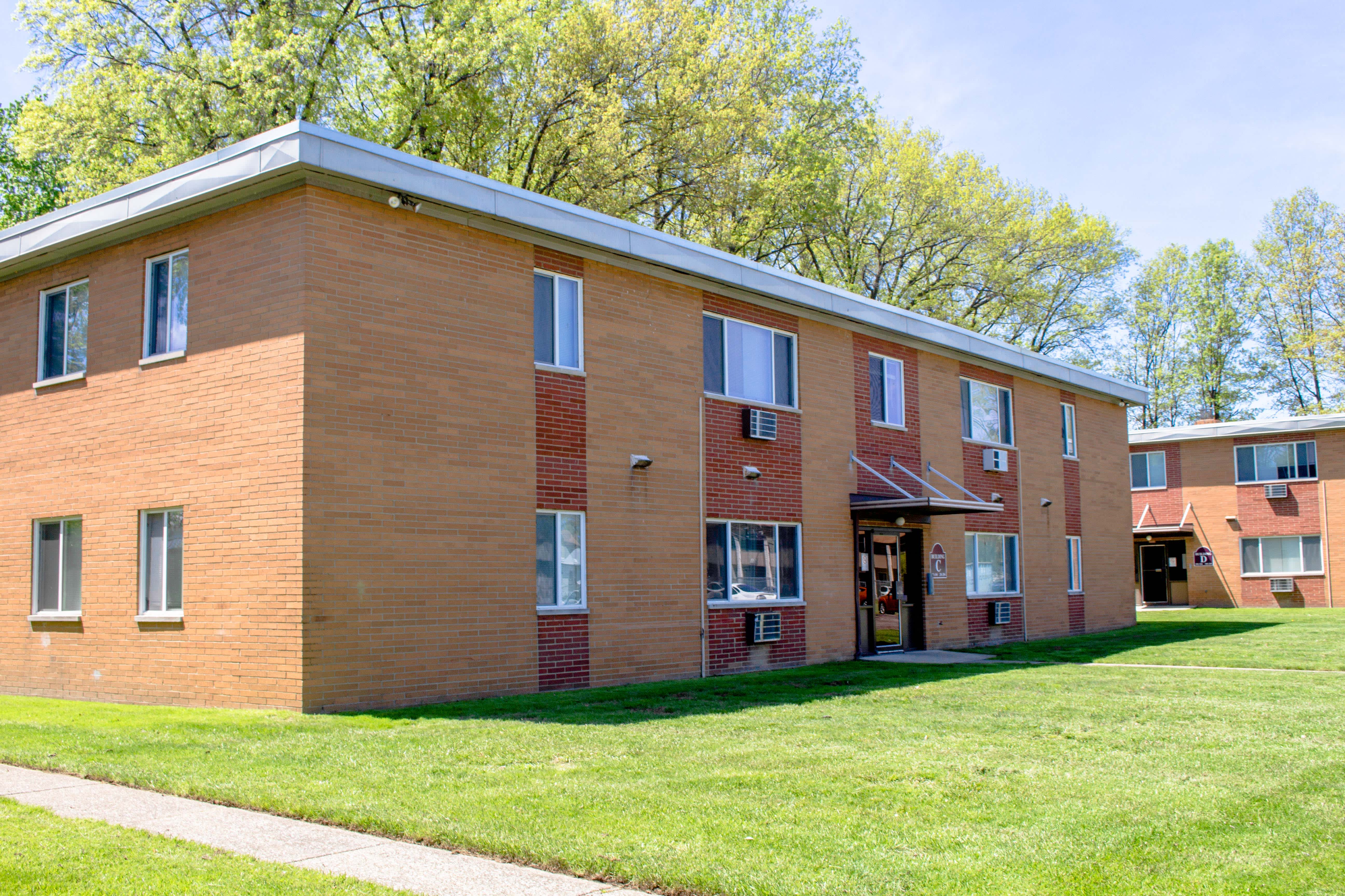 Maple Eastlake Apartments – photo 2
