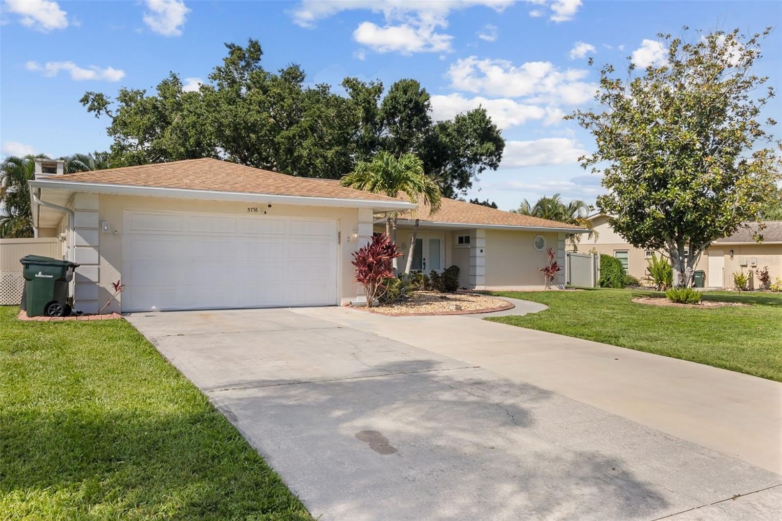 5776 AUGUSTA Circle – photo 4