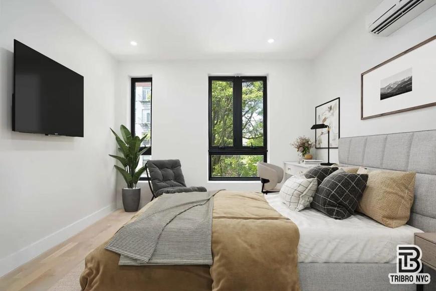 76 Bartlett Street – photo 1