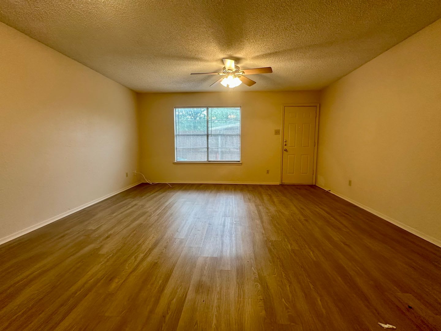 Townhome *Leasing Special Available* – photo 2