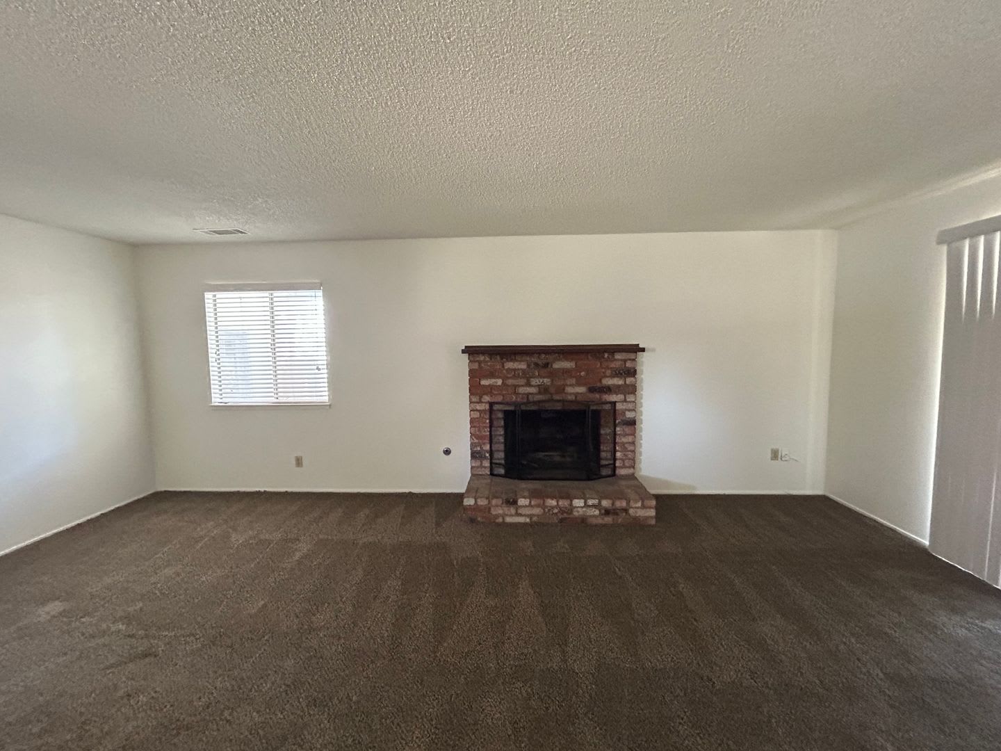 Upcoming 3 Bedroom 2 Bathroom – photo 3