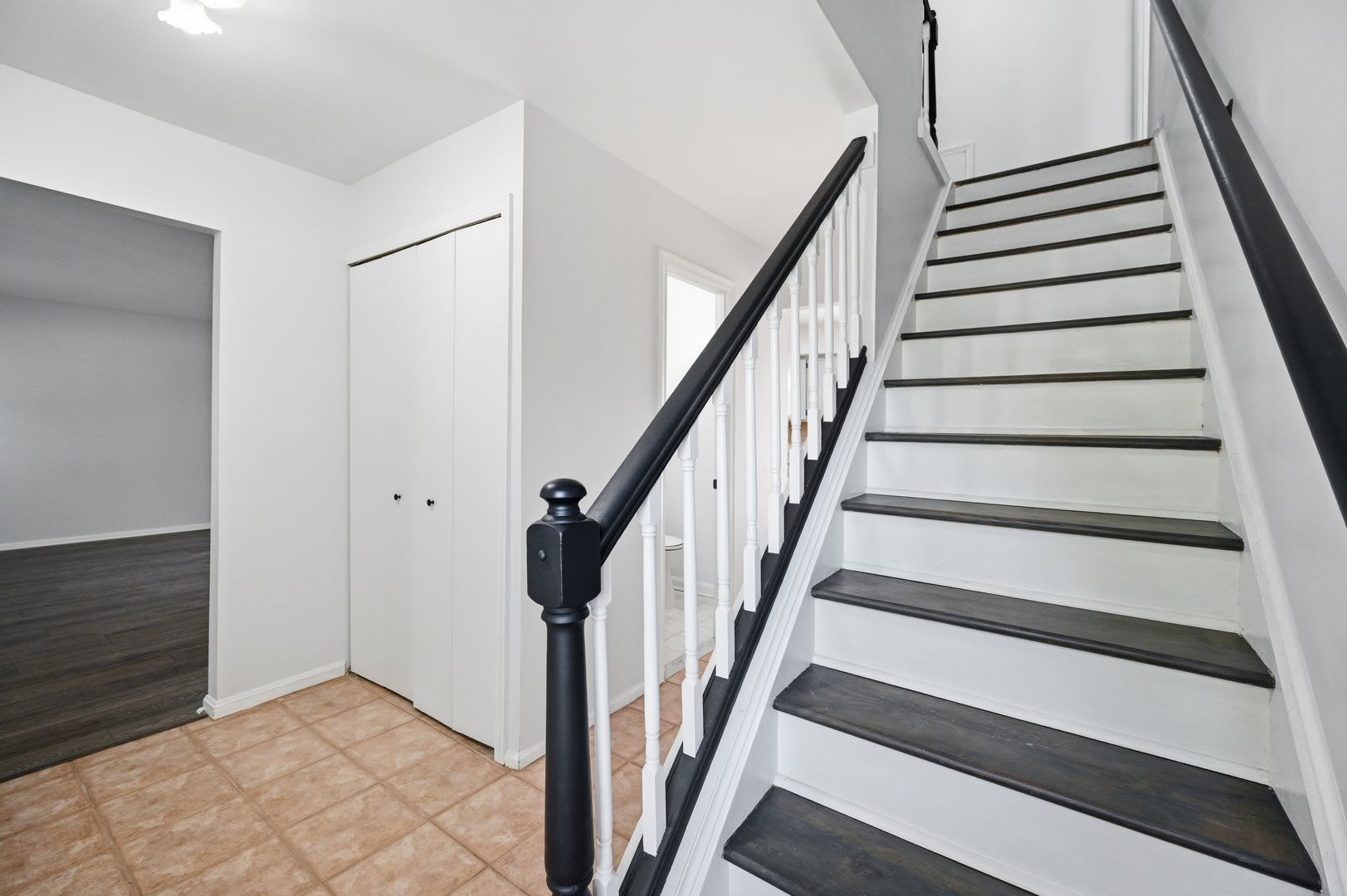 4/2.5 Colonial – photo 4