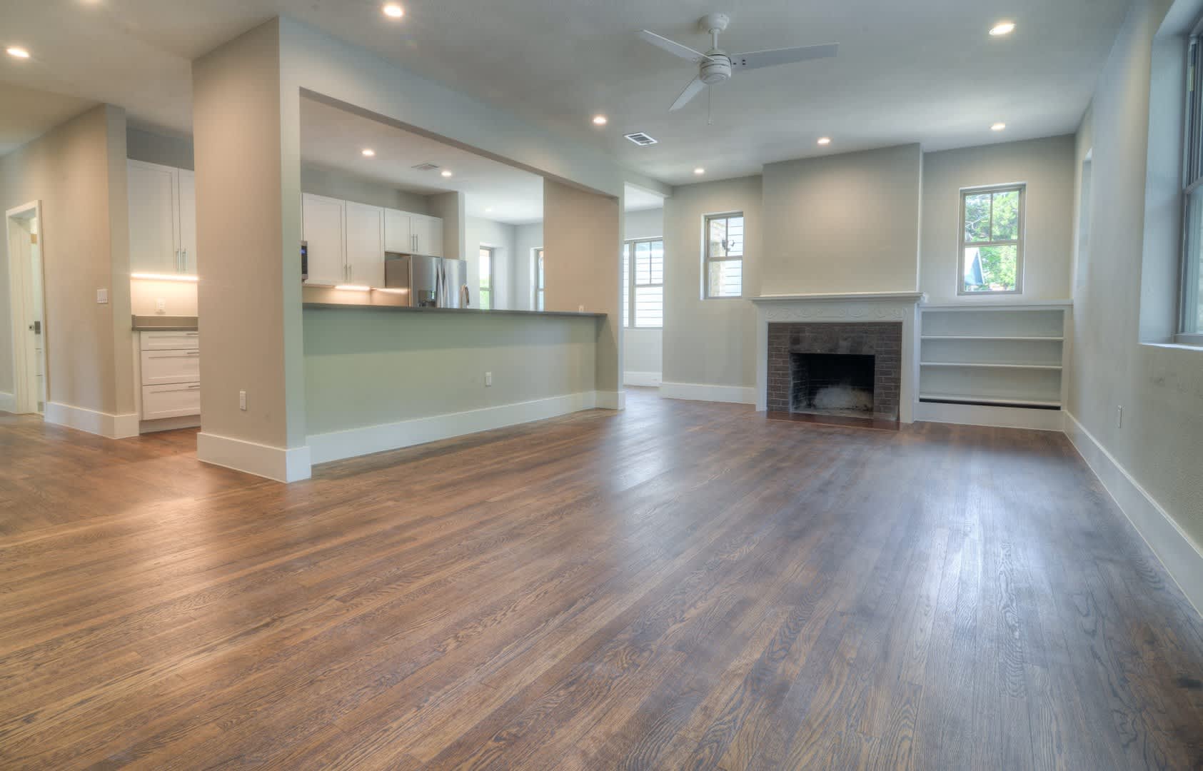 UT PRE-LEASE: 2018 Remodeled 6 bed/4 bath North Campus Home, Luxury Finishes, Walk to UT – photo 3