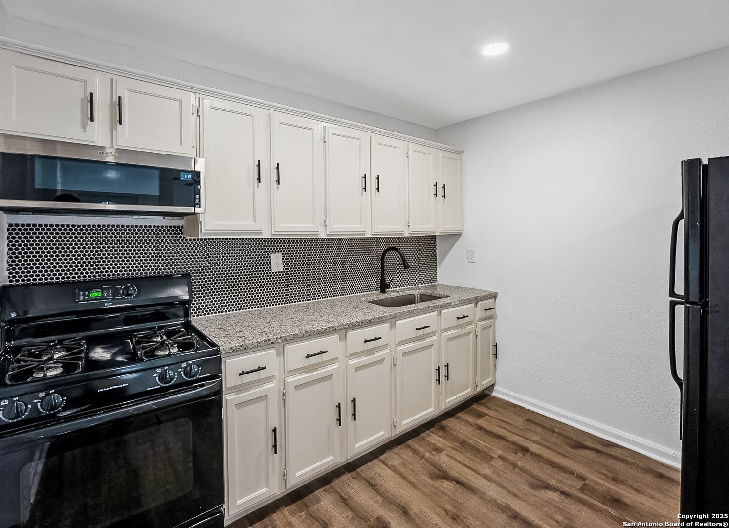 122 STOLNET ST – photo 4