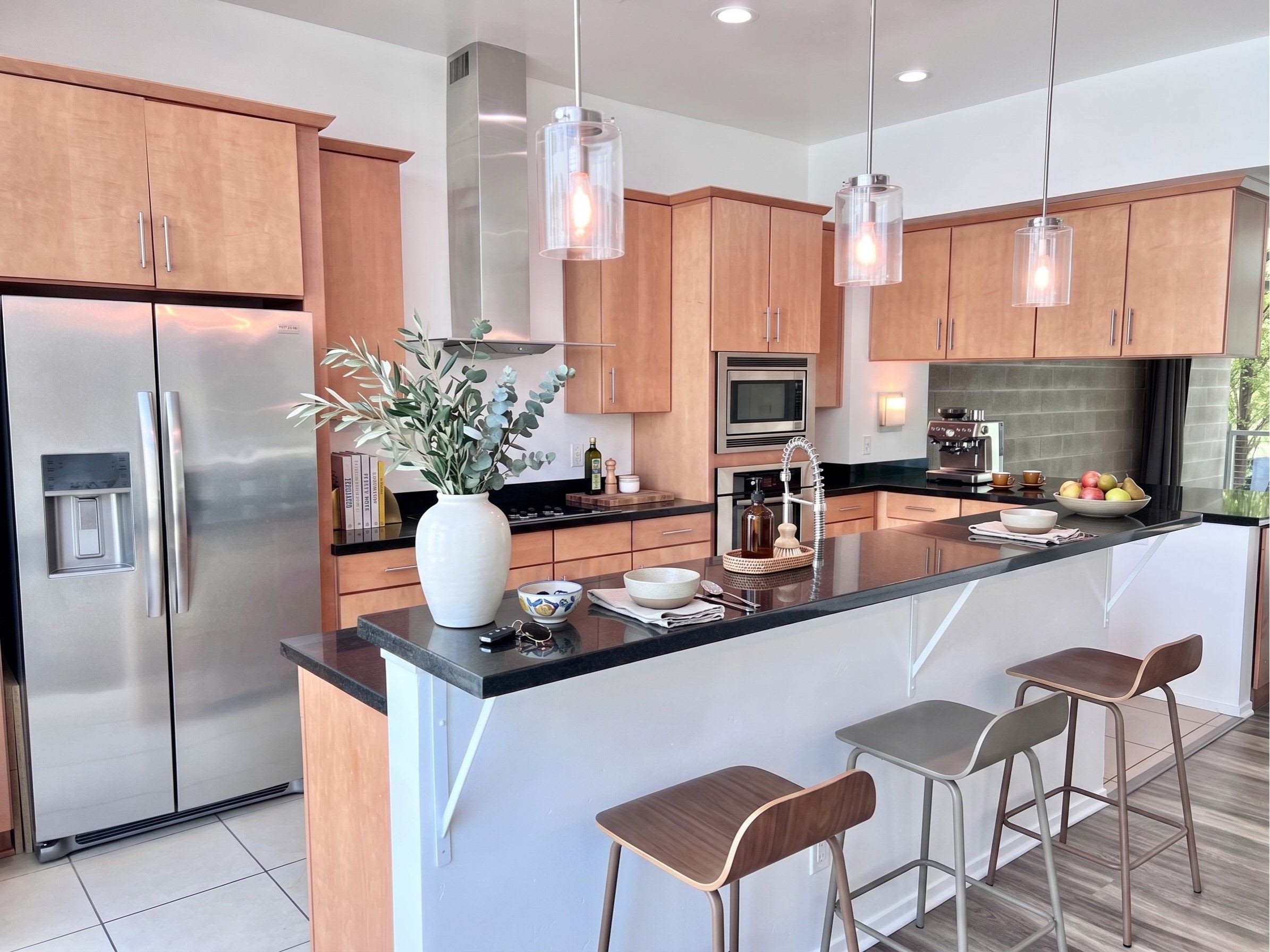 368 S Farmer Ave – photo 4