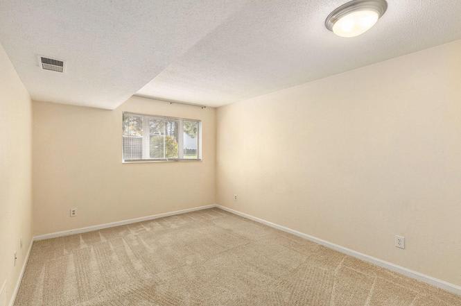 109 Fieldcrest St – photo 4