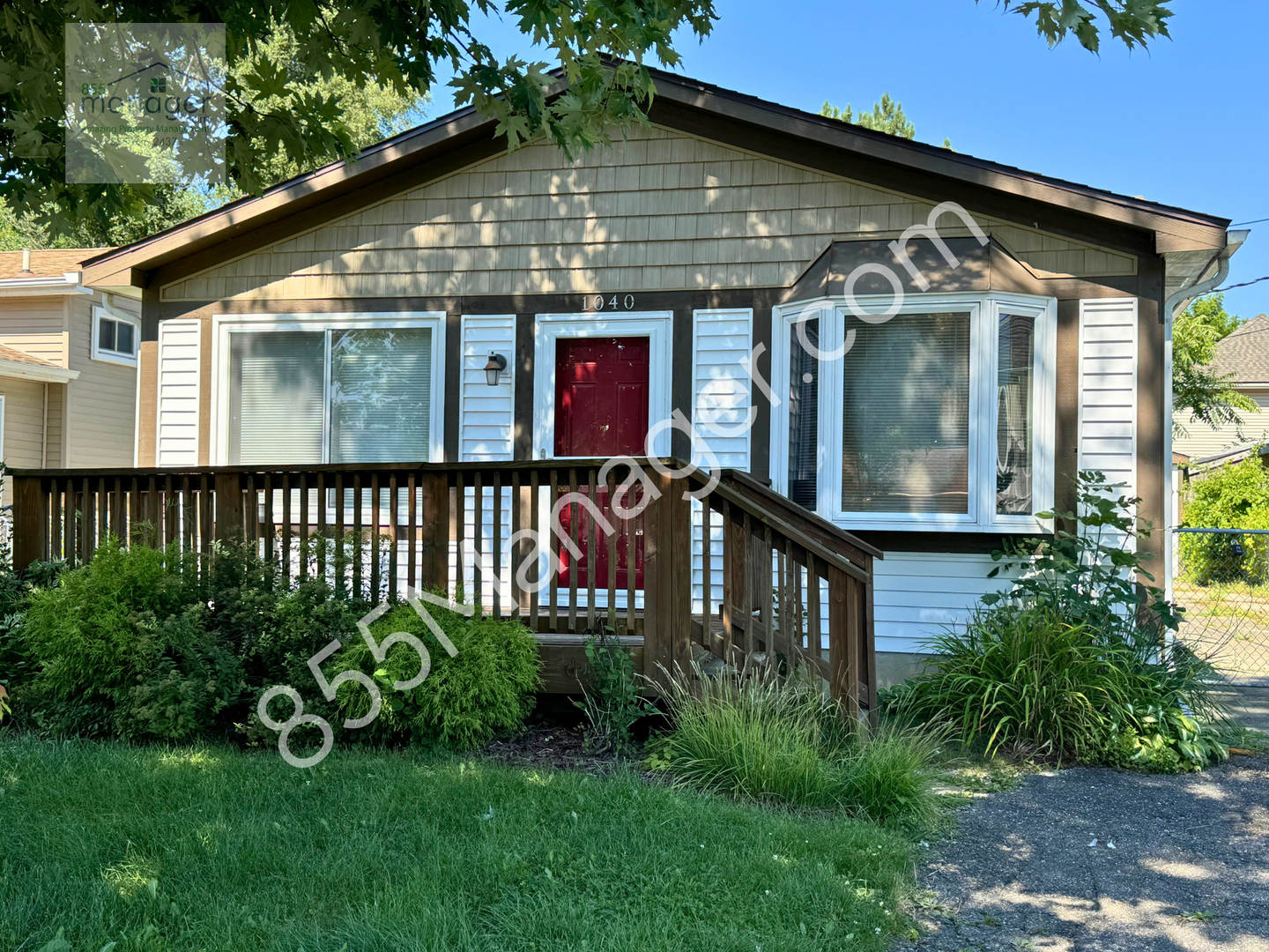 Lakeside Luxury: Newly Renovated 3-Bedroom Home with Elizabeth Lake Access! – photo 1