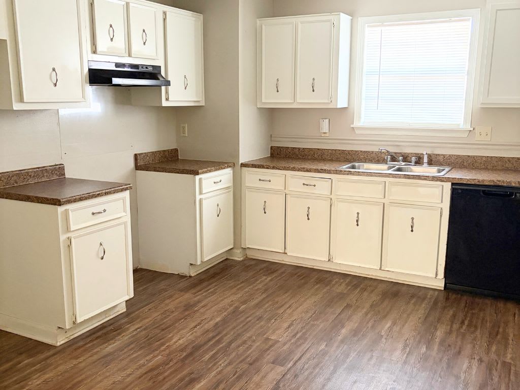 809 Nicole Dr – photo 5