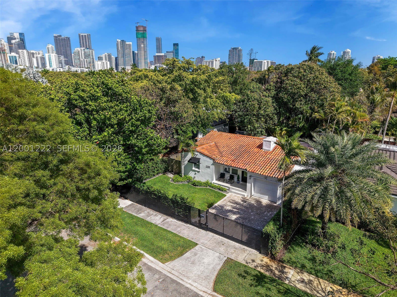 2311 SW 9th Ave – photo 1