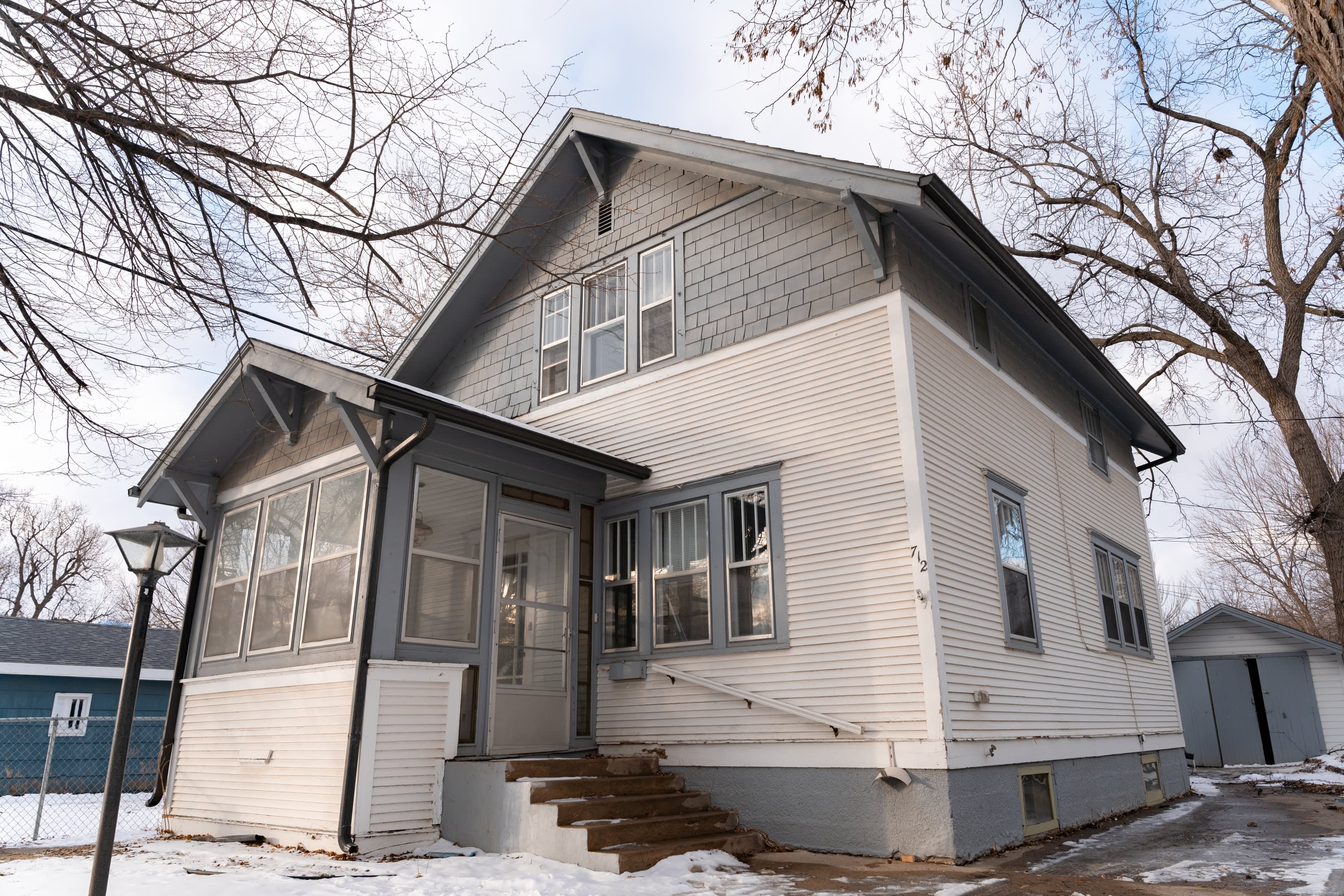 712 W 22nd St – photo 1