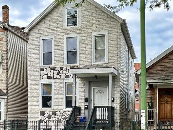 1721 North Mozart St. – photo 2