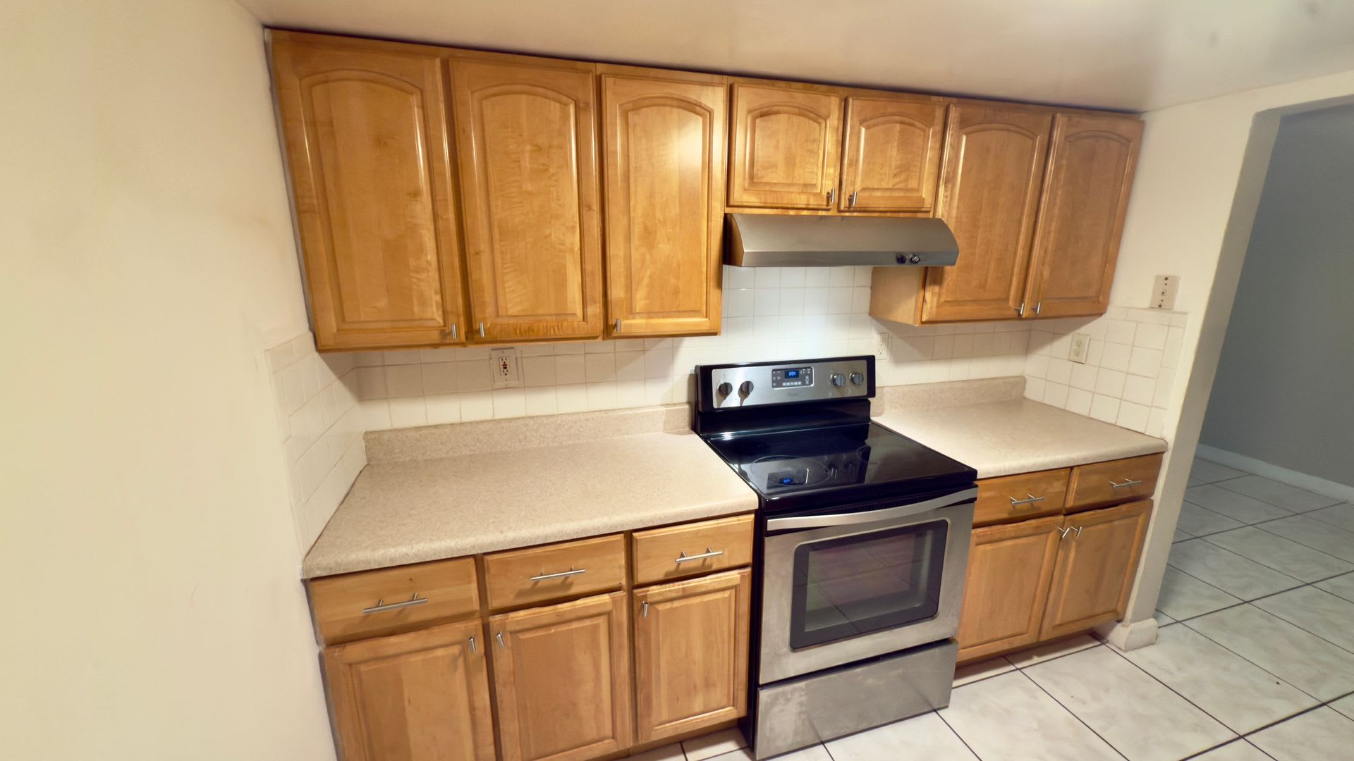 Spacious 1-Bed Condo in Sutton House – 974 SF, East of Biscayne – photo 4